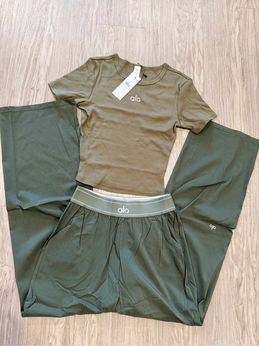 ALO Yoga Olive Green Crop Tee and Wide Leg Pants Set